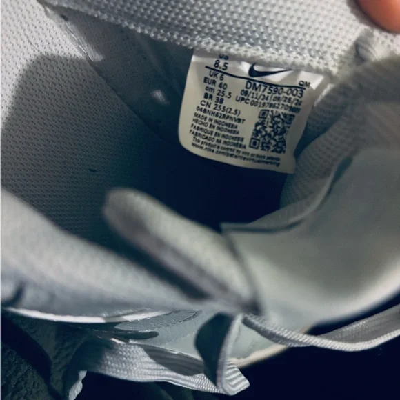 Nike Women's Legacy Lift Sneakers - Picture 5 of 5